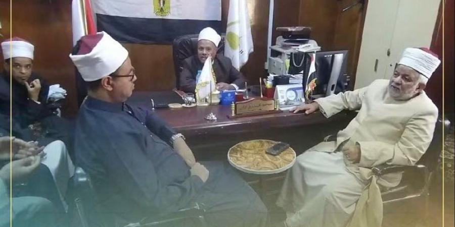 مدير أوقاف قنا يعقد اجتماعا مع لجنة المتابعة لتكثيف المرور الميداني على المساجد - تواصل نيوز