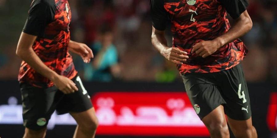 منتخب مصر يجري عملية الإحماء استعدادا لمواجهة جنوب أفريقيا (صور) - تواصل نيوز