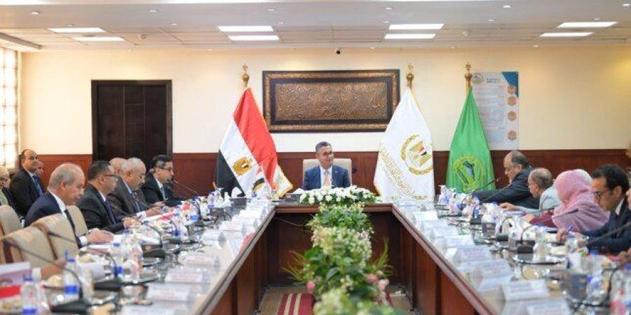 وزير التموين يناقش الموقف التنفيذي لمشروعات حوكمة منظومة تداول وتخزين الأقماح - تواصل نيوز