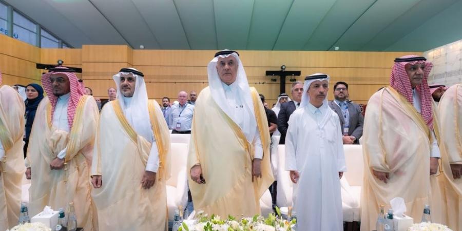 2.5 مليار ريال استثمارات.. وزير البيئة يفتتح معرض الشرق الأوسط للدواجن - تواصل نيوز