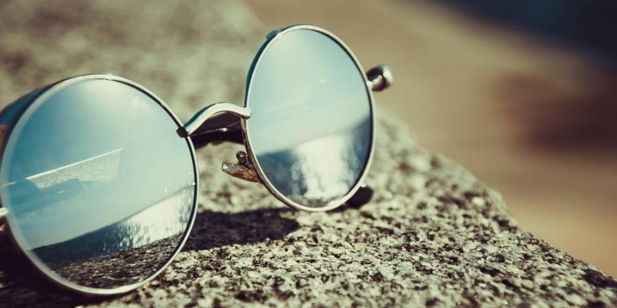 ضوء الشمس ليس مفيد دائماً.. كيف تحمي عينيك من أشعتها الضارة؟ - تواصل نيوز