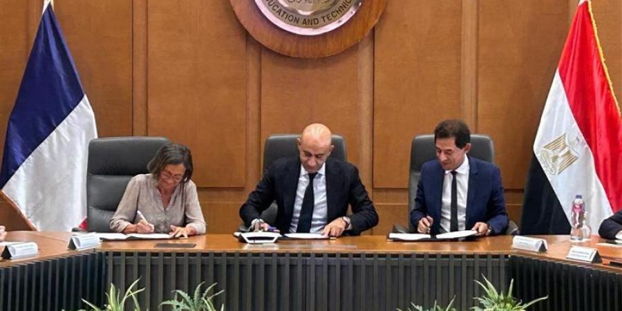 وزير التعليم: إنشاء مدرسة للتكنولوجيا التطبيقية لإعداد كوادر فنية لقطاع النقل - تواصل نيوز