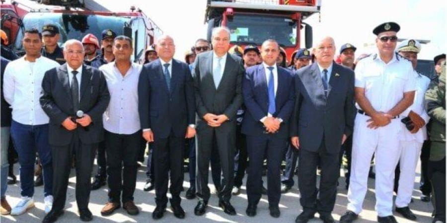 وزير الطيران يشهد أول تجربة طوارئ موسعة بمطار القاهرة - تواصل نيوز