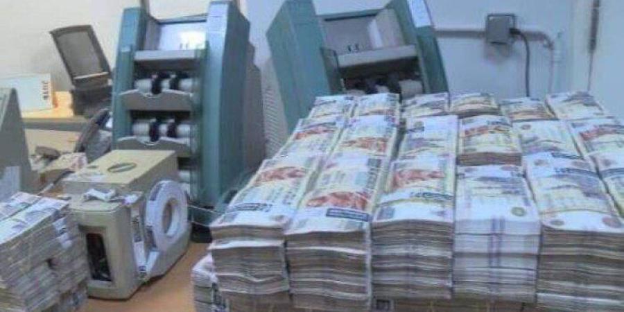 اشترى شقق وعربيات.. ضبط متهم بغسل 15 مليون جنيه حصيلة نشلطه في الهجرة غير الشرعية - تواصل نيوز