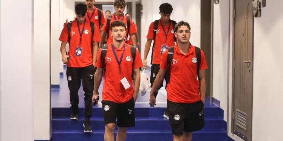 منتخب الشباب يصل إلى ملعب قناة السويس بالإسماعيلية استعدادا لمواجهة الجزائر (صور) - تواصل نيوز
