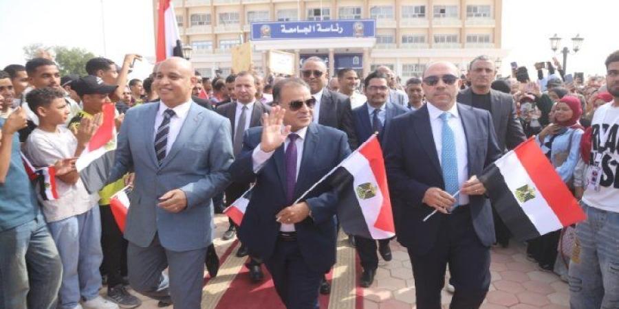 رئيس جامعة قنا يتقدم مسيرة طلابية حاشدة احتفالًا بالذكرى الـ53 لانتصارات أكتوبر - تواصل نيوز