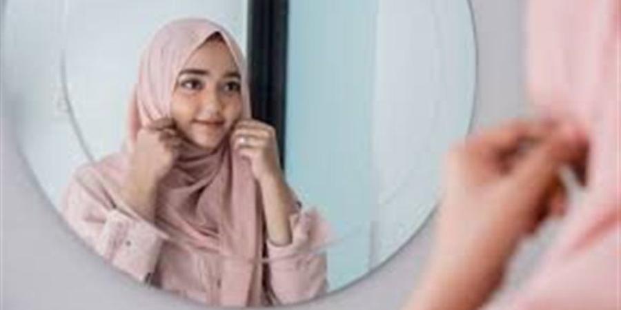 أمين الفتوى يوضح حكم تغطية ذقن المرأة وحدود الوجه في الحجاب (فيديو) - تواصل نيوز
