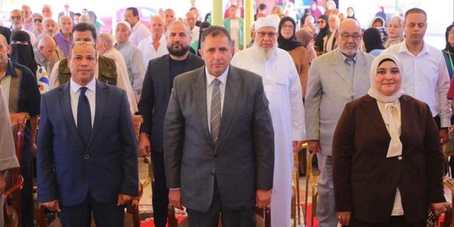 محافظ دمياط يشارك في اليوم العالمي للمسنين ويزور جمعية البر والتقوى - تواصل نيوز