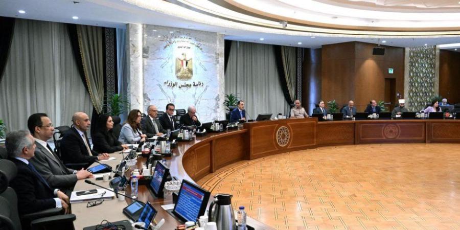 من بينها تحمل الخزانة العامة قيمة ضريبة الملاهي لعددٍ من الفعاليات.. 12 قراراً هاماً للحكومة خلال اجتماعها الأسبوعي - تواصل نيوز