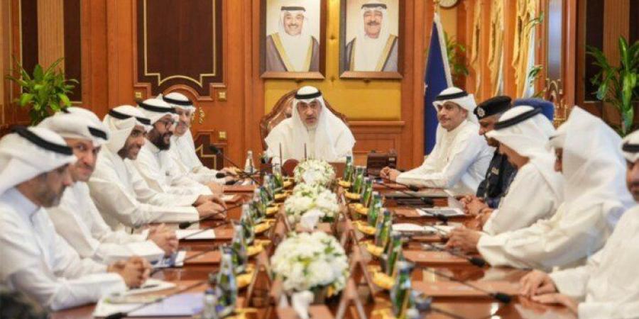 النائب الأول يترأس اجتماعاً لبحث جاهزية استضافة كأس السوبر السعودي في الكويت - تواصل نيوز