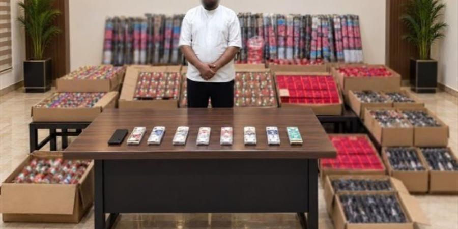 2000 قطعة وموبايلات تكشف نشاطهما عبر السوشيال ميديا، سقوط تاجري الألعاب النارية بالجيزة - تواصل نيوز