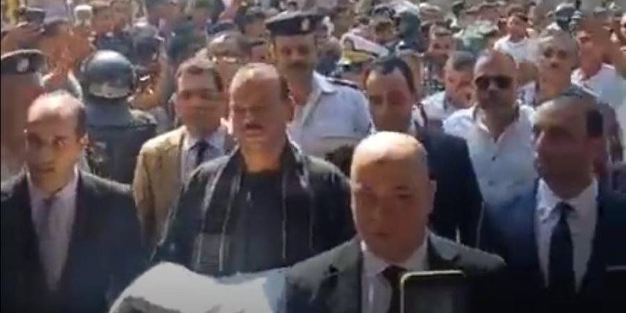 إتمام الصلح بين عائلتين في أسيوط بتقديم الكفن (فيديو) - تواصل نيوز