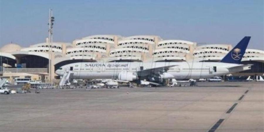 الحوثيون يعلنون شن هجوم على مطار الملك ⁠خالد الدولي في الرياض - تواصل نيوز