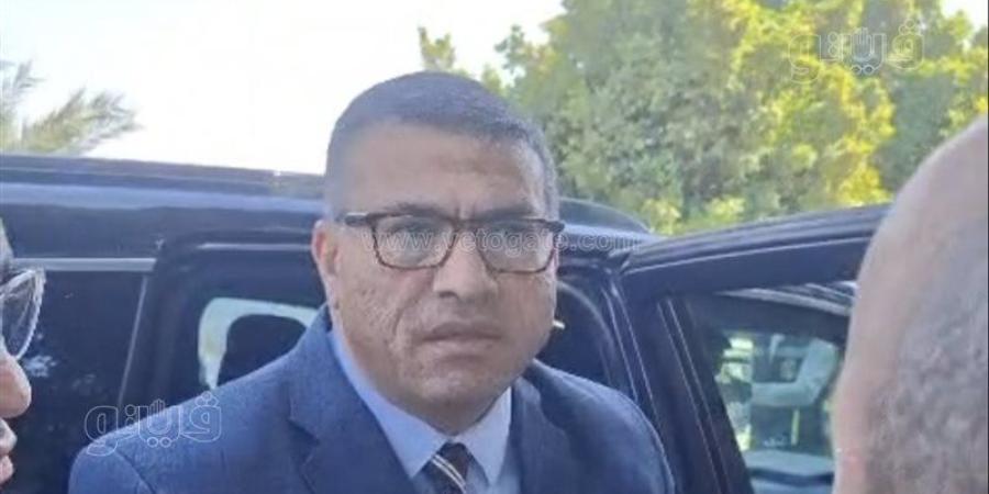 مدير مجمع الأسواق لمحافظ قنا: "٤٧ مليون جنيه هيروحوا في الأرض " (فيديو) - تواصل نيوز