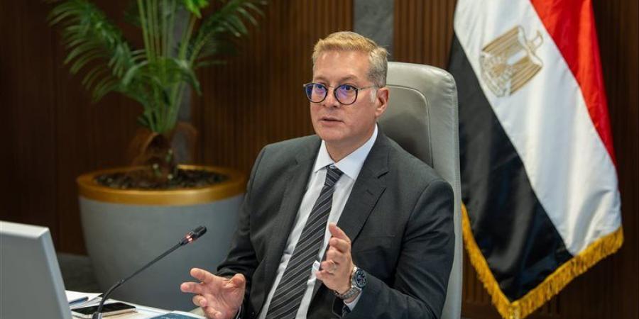 وزير البترول يعين عددًا من القيادات بوظيفة مساعدي رؤساء شركات للمهمات والمناقصات - تواصل نيوز