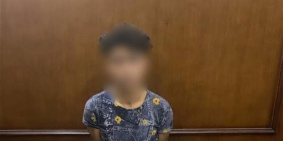 سقوط تاجر مخدرات بسمنود، فيديو يقود الشرطة لضبطه وبحوزته الحشيش وأموال من نشاطه الإجرامي - تواصل نيوز