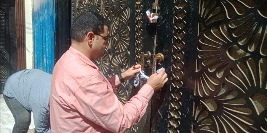 بينها قاعة أفراح وحمام سباحة، غلق وتشميع 17 محل ومنشأة غير مرخصة في أسيوط - تواصل نيوز