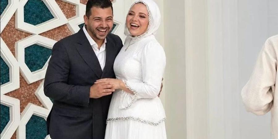 من زغرودة الأم إلى هيبة الأب، 8 صور ترصد فرحة إبراهيم حسن وزوجته في عقد قران ابنهما - تواصل نيوز
