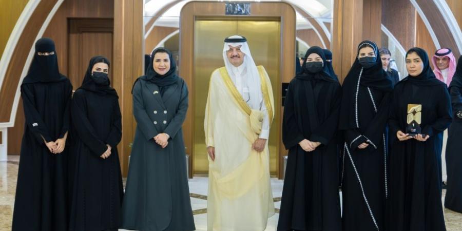 أمير الشرقية يكرّم الفرق الفائزة في هاكاثون «فَرق» - تواصل نيوز
