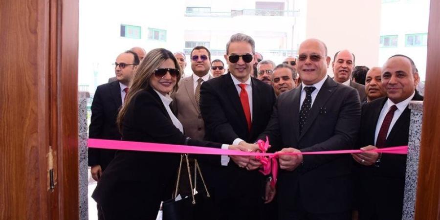 رئيس جامعة سوهاج ونقيب الإعلاميين يفتتحان مركز مكافحة الشائعات - تواصل نيوز