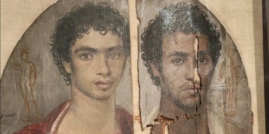 أول صور لمشروع ترميم أحد بورتريهات الفيوم بالمتحف المصري بالتحرير - تواصل نيوز