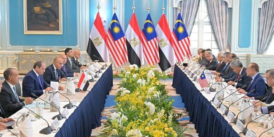 نتائج زيارة السيسي إلى ماليزيا.. 4 مذكرات تفاهم.. تطوير الشراكة المصرية الماليزية في الاقتصاد والتجارة والاستثمار وتعزيز المشاورات السياسية.. وتكريم رئاسي بأعلى وسام اتحادي - تواصل نيوز