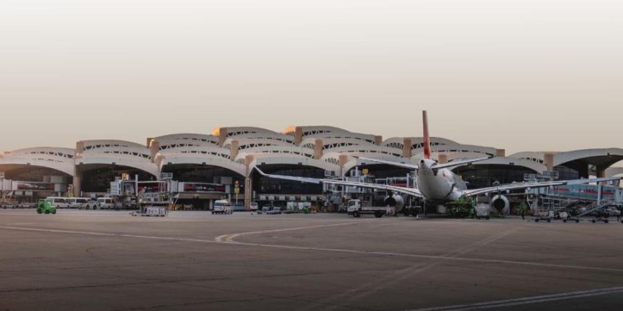 العراق يستنكر الهجوم على مطار الرياض ويدعو إلى "وقف شامل للأعمال العسكرية" - تواصل نيوز