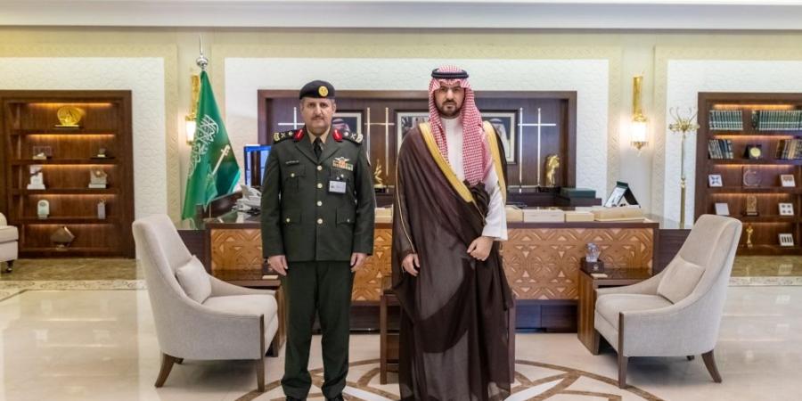 نائب أمير الشرقية يهنئ مدير سجون المنطقة بمناسبة ترقيته - تواصل نيوز