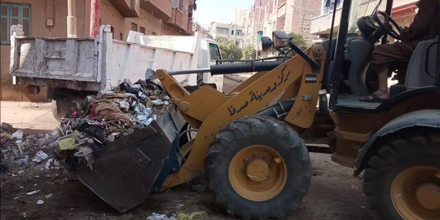 رفع 94 طنا من المخلفات والأتربة خلال حملات نظافة مكثفة بأسيوط - تواصل نيوز
