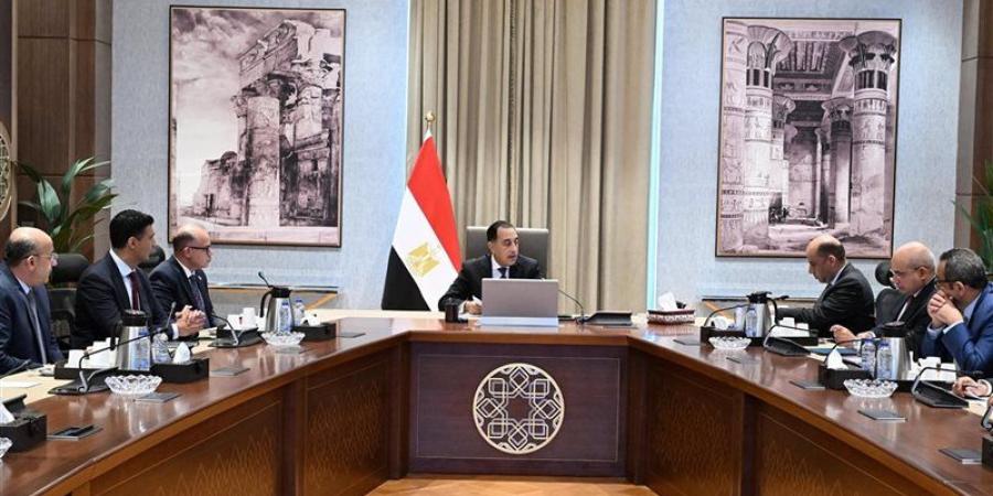 قبل منتدى مصر 2026.. مدبولي يناقش تحديات المستثمرين ومستقبل الصناعة في مصر - تواصل نيوز