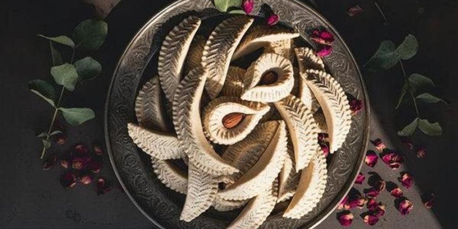 طريقة عمل كعب الغزال في المنزل بحشوة اللوز وطعم شرقي أصيل - تواصل نيوز