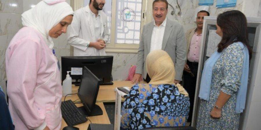 10 آلاف جنيه.. محافظ بورسعيد يكافئ طاقم تمريض ببورسعيد تقديرا لأدائهم المتميز - تواصل نيوز