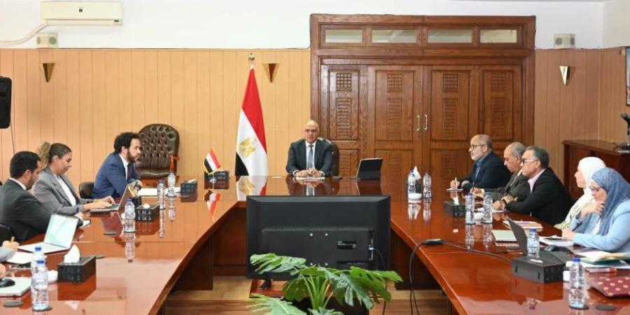 وزير الري يبحث مع نائب رئيس البنك الأوروبي لإعادة الإعمار والتنمية تعزيز التعاون في مجال حماية الشواطئ - تواصل نيوز