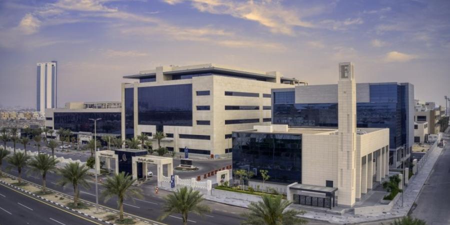 نجاح استئصال الطحال وايقاف النزيف لمريض ثلاثيني بمستشفى المواساة بالخبر  - تواصل نيوز