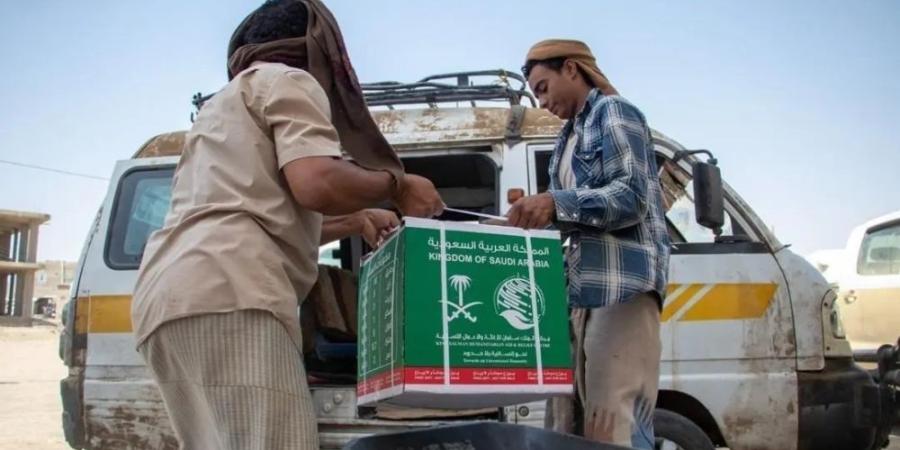 استمرار المساعدات السعودية.. شاحنات إغاثية إلى عدن وسلال غذائية في مأرب - تواصل نيوز