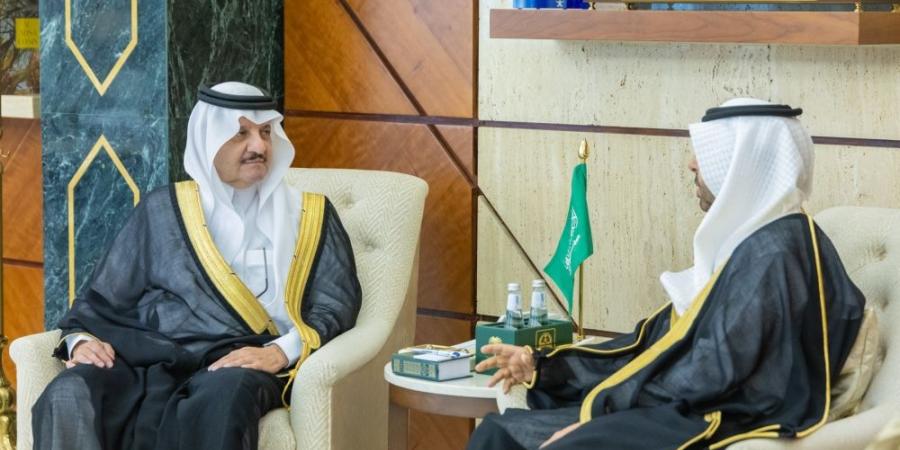 أمير الشرقية يستقبل المدير التنفيذي لمركز زراعة الأعضاء المتميز بمستشفى الملك فهد التخصصي بالدمام - تواصل نيوز