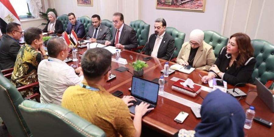 وزير الصحة يبحث مع نظيره الإندونيسي تمويل تطوير المنظومة الصحية وتحديث الأجهزة الطبية - تواصل نيوز