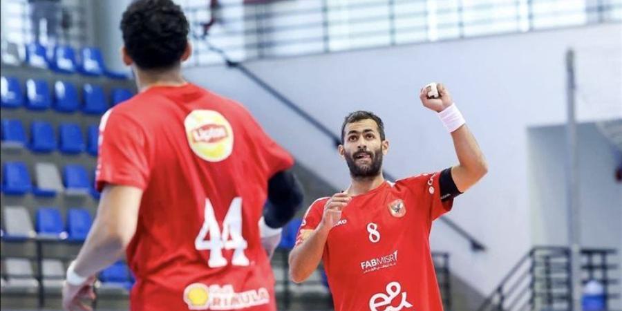 الأهلي يعلن إصابة معاذ عزب لاعب اليد بارتجاج خفيف في المخ - تواصل نيوز