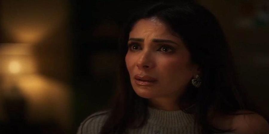 بعد تعرضها للخيانة، إشادات بأداء منى زكي في مسلسل "طالع نازل" - تواصل نيوز