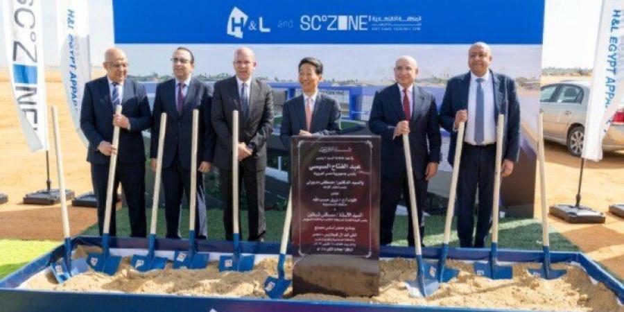 باستثمارات 30 مليون دولار.. رئيس «اقتصادية قناة السويس» يشهد وضع حجر أساس مصنع كوري للملابس الرياضية - تواصل نيوز