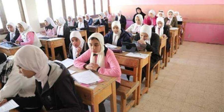 أزمة الإيميل الموحد تشعل غضب أولياء أمور طلاب الشهادة الإعدادية، وهذا آخر موعد للتسجيل - تواصل نيوز
