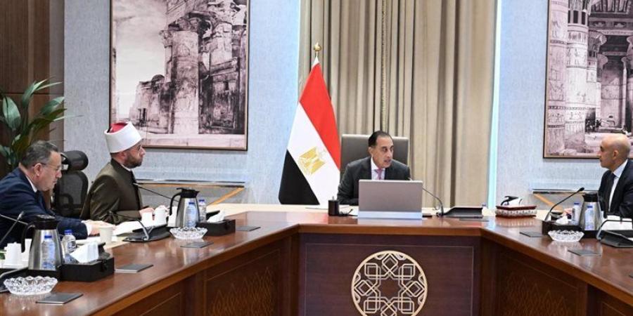 هل تتراجع القيم الاجتماعية أمام السوشيال ميديا؟.. الحكومة تفتح الملف في منتدى مصر 2026 - تواصل نيوز