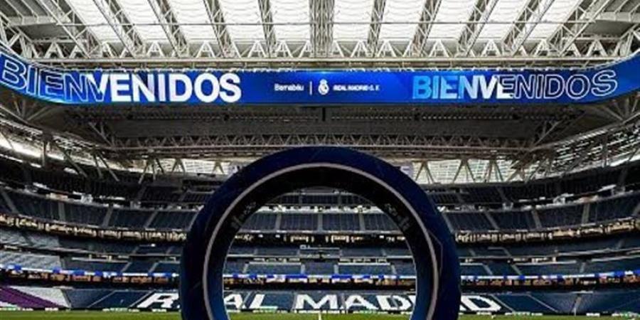 درع ريال مدريد الضخم يزين واجهة سانتياجو برنابيو (فيديو) - تواصل نيوز