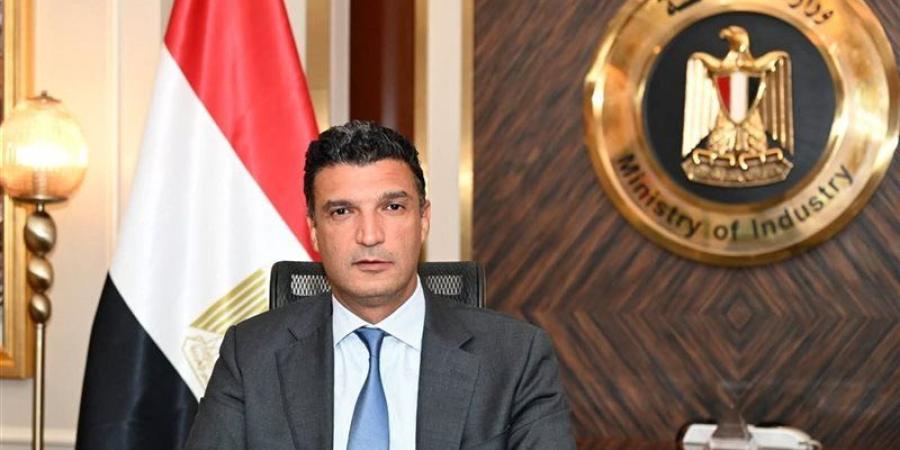 وزير الصناعة: خطة لوقف تصدير خامات الصناعات التعدينية وتعزيز التصنيع المحلي - تواصل نيوز