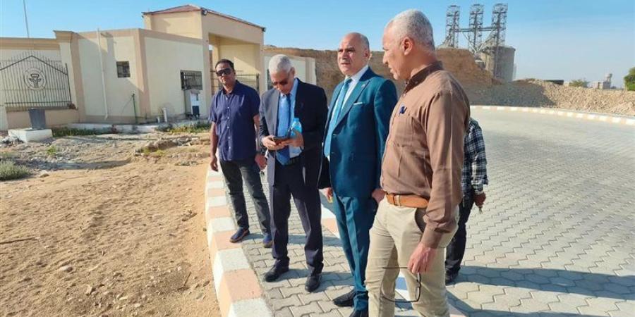 رئيس جامعة جنوب الوادي الأهلية يعاين عددا من المواقع لإنشاء مشروعات خدمية ورياضية - تواصل نيوز
