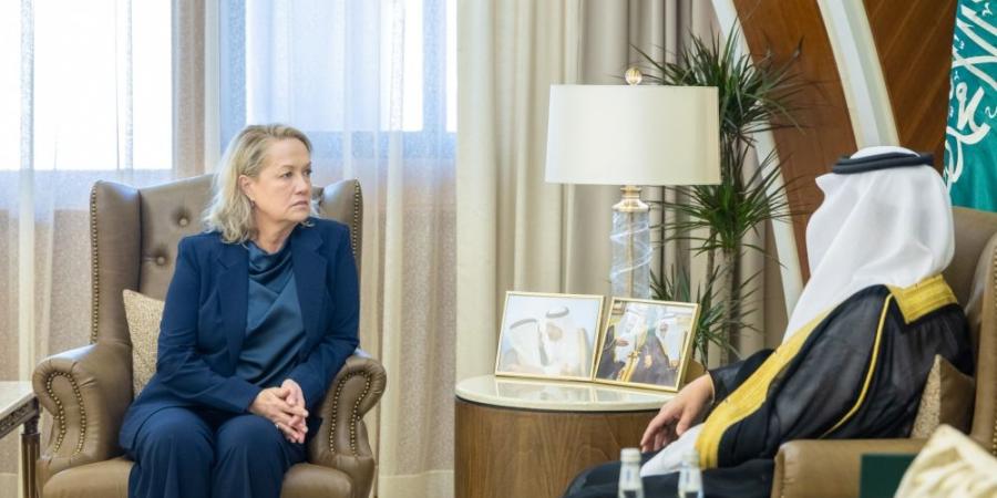 أمير الشرقية يستقبل القنصل العام للولايات المتحدة الأمريكية بالظهران  - تواصل نيوز