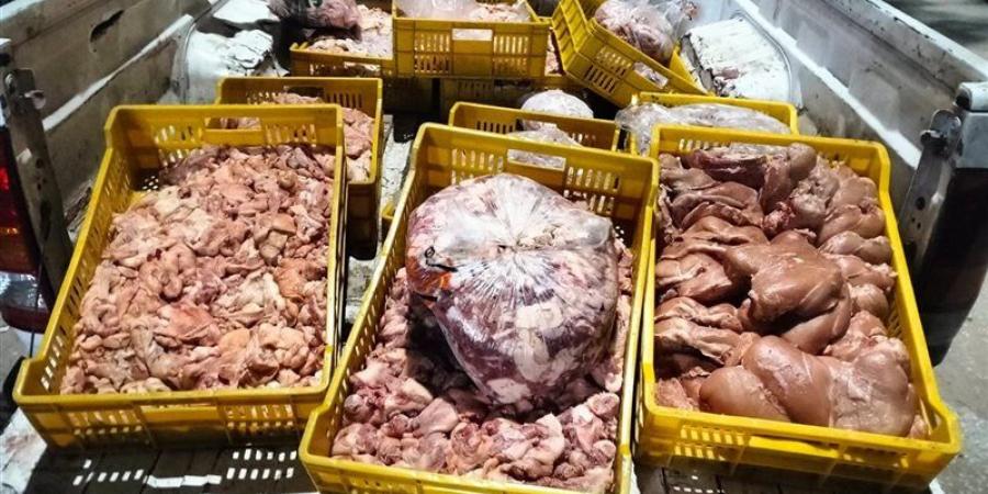 تموين الفيوم تحبط محاولة ترويج طن و190 كيلو لحوم فاسدة - تواصل نيوز