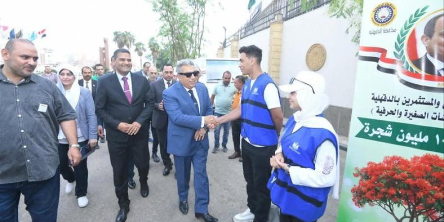 محافظ الدقهلية يتابع تسليم دفعة جديدة من الأشجار ضمن مبادرة "100 مليون شجرة" - تواصل نيوز