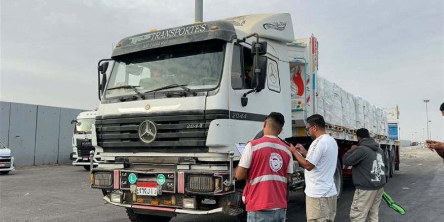 2850 طنًا من المساعدات إلى غزة، تفاصيل قافلة «زاد العزة 295» - تواصل نيوز