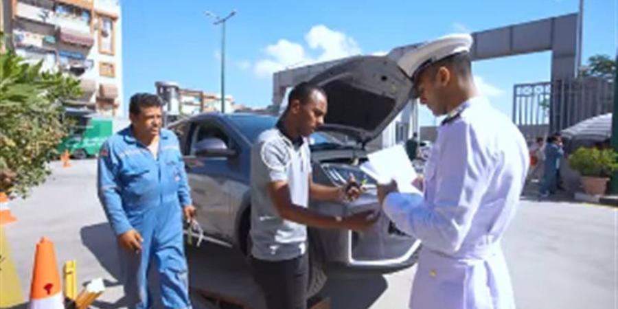 الداخلية: تخفيض تكاليف استخراج وتجديد تراخيص السيارات والقيادة بنظام الشباك الواحد (فيديو) - تواصل نيوز